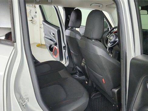 Used 2016 Jeep Renegade Trailhawk AWD/4WD image 26