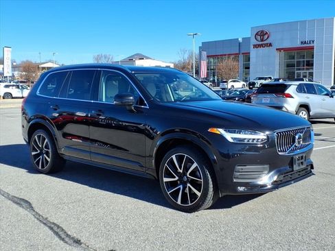 Used 2022 Volvo XC90 T6 Momentum image 2