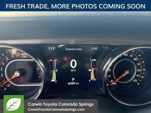 Used 2022 Jeep Gladiator Sport image 10
