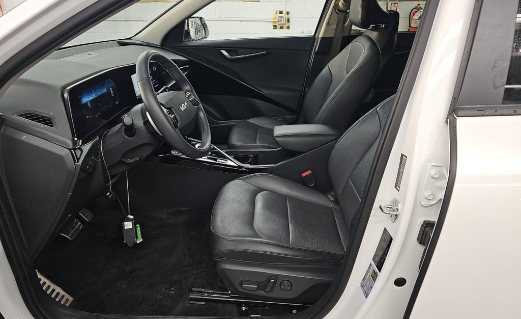 Used 2023 Kia Niro Wave w/ Wave Preserve Package FWD image 10