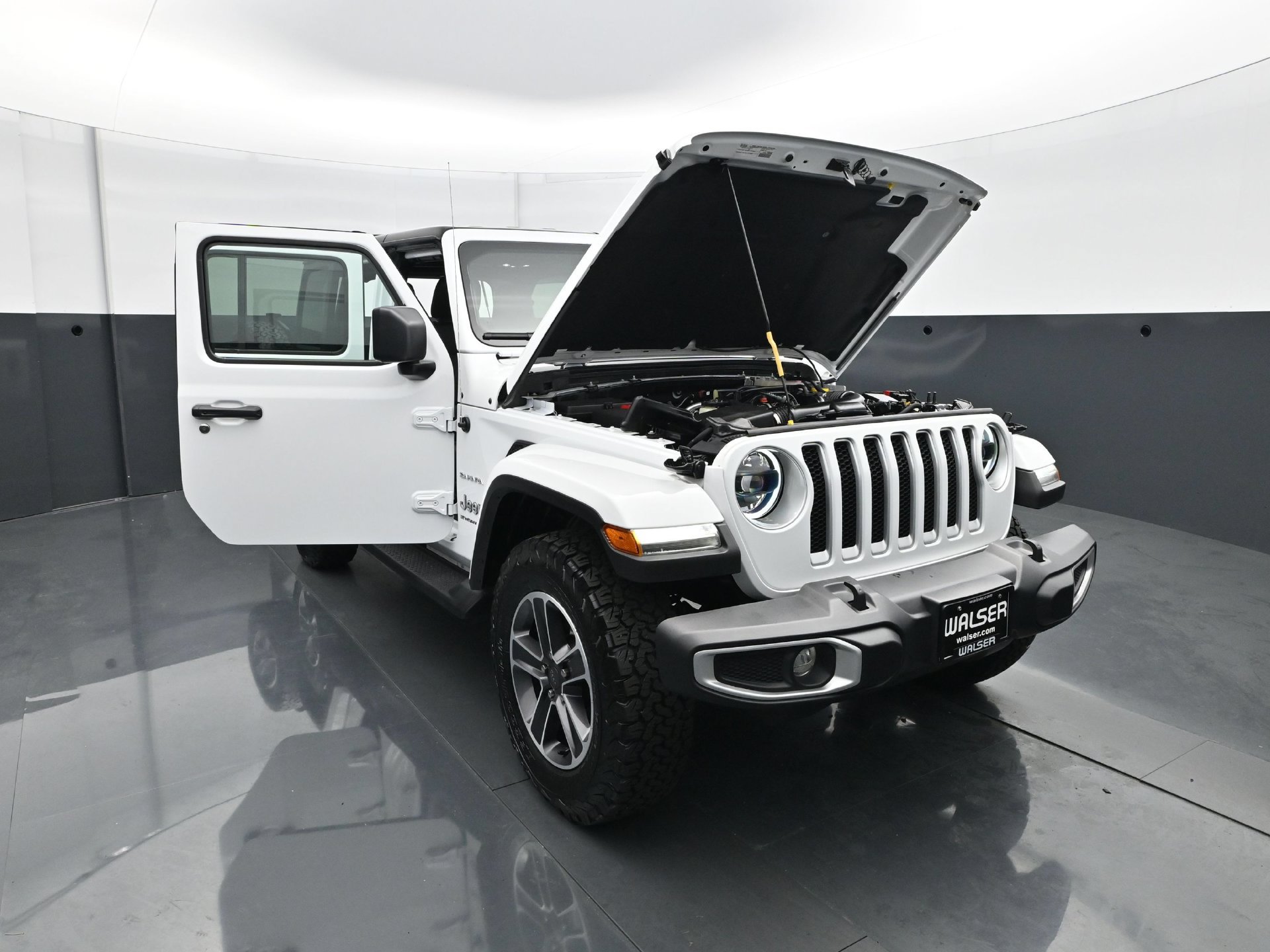 Used 2023 Jeep Wrangler Unlimited Sahara w/ LED Lighting Group AWD/4WD image 36