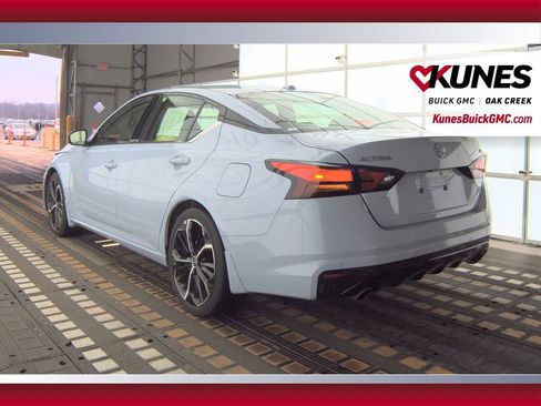 Used 2025 Nissan Altima 2.5 SR image 9