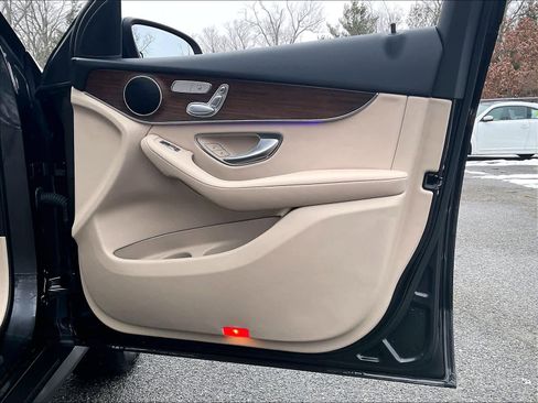 Used 2022 Mercedes-Benz GLC 300 GLC 300 image 12