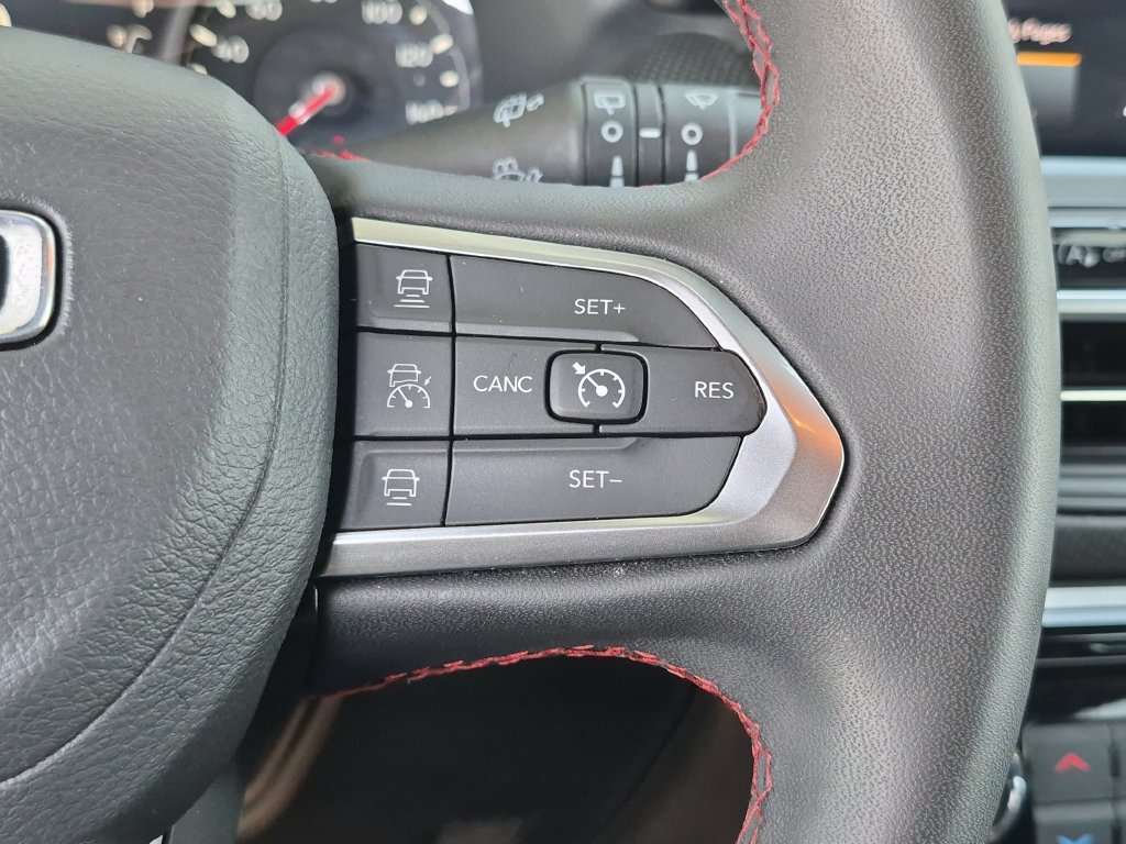 Used 2025 Jeep Compass Trailhawk AWD/4WD image 26