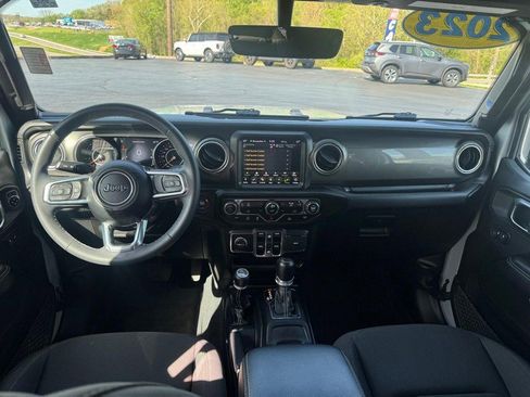 Used 2023 Jeep Wrangler Unlimited Sahara AWD/4WD image 8