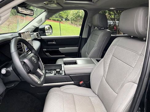 Used 2023 Toyota Sequoia Limited w/ Tow Technology Package AWD/4WD image 11