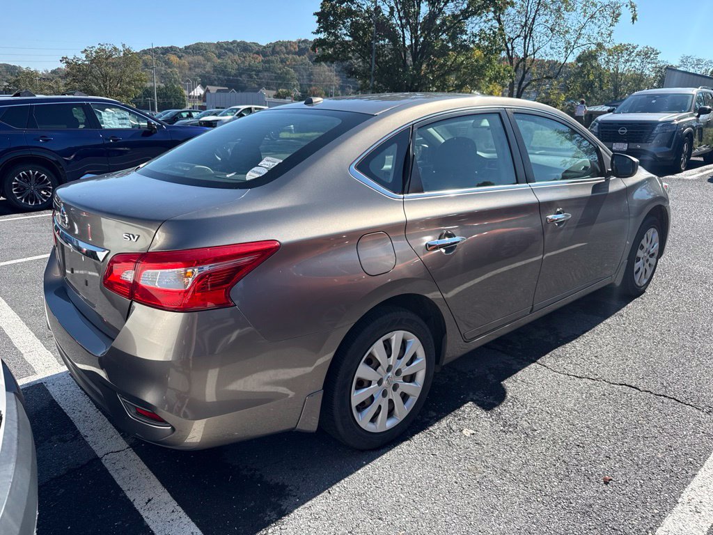 Used 2017 Nissan Sentra SV w/ Driver's Assist Package FWD image 4