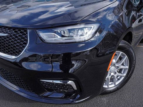 New 2026 Chrysler Pacifica Select image 50