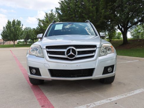 Used 2010 Mercedes-Benz GLK 350 4MATIC image 2