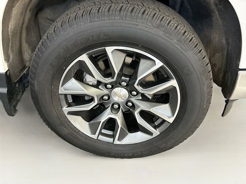Used 2023 Chevrolet Silverado 1500 LT image 11