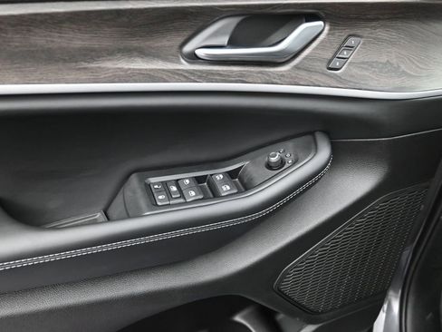 New 2025 Jeep Grand Cherokee L Limited image 12