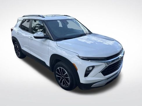 Used 2024 Chevrolet TrailBlazer LT FWD image 2