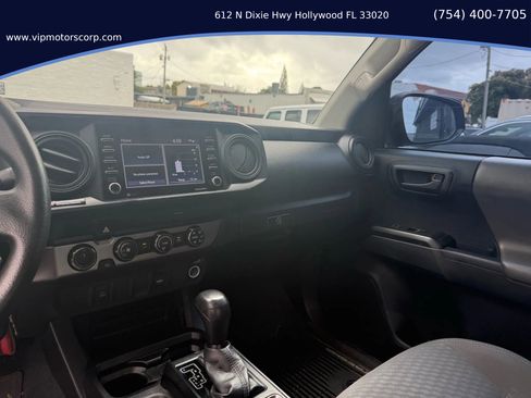 Used 2020 Toyota Tacoma SR5 image 10