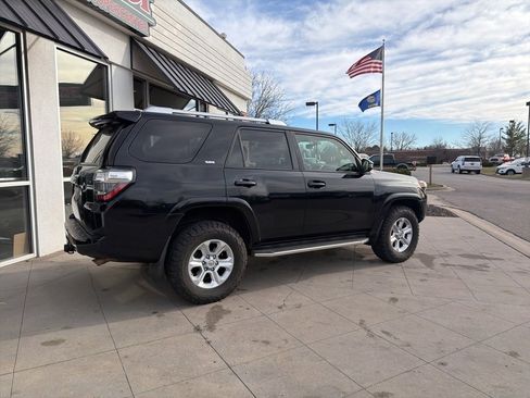 Used 2016 Toyota 4Runner SR5 image 6