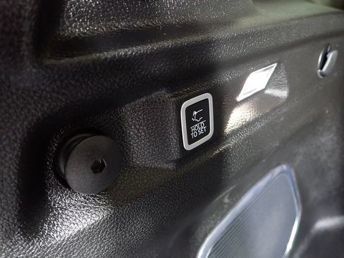 Used 2021 Jeep Grand Cherokee L Limited AWD/4WD image 15