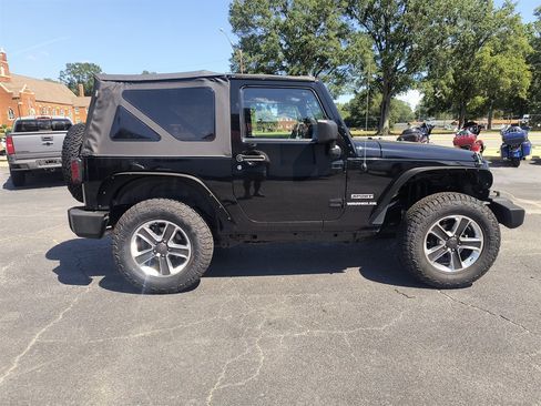 Used 2012 Jeep Wrangler Sport AWD/4WD image 6