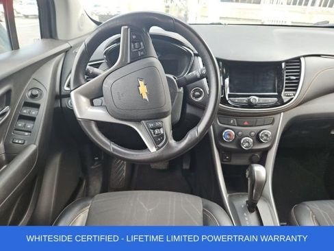 Used 2019 Chevrolet Trax LT w/ LT Convenience Package image 5