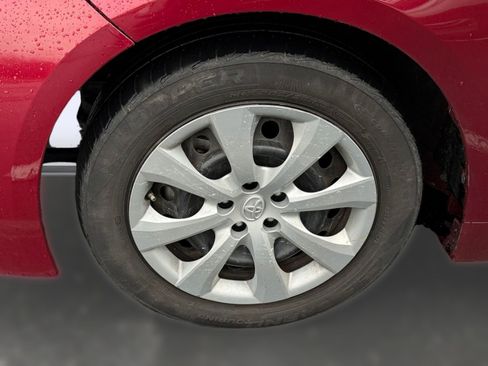 Used 2022 Toyota Corolla LE image 9