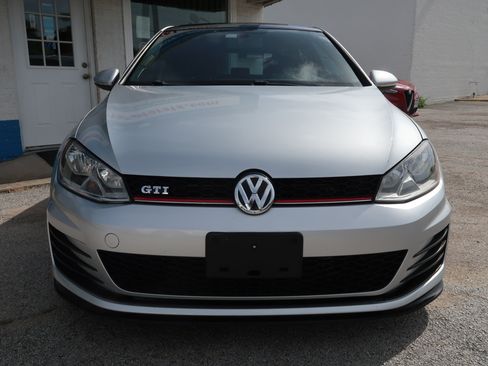 Used 2015 Volkswagen GTI SE FWD image 9