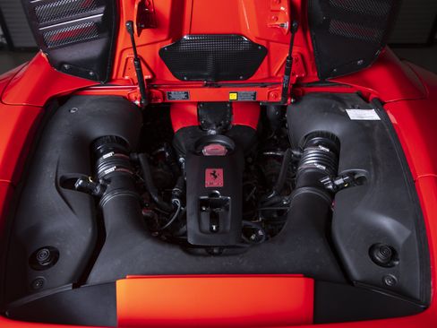 Used 2021 Ferrari F8 Tributo RWD image 46