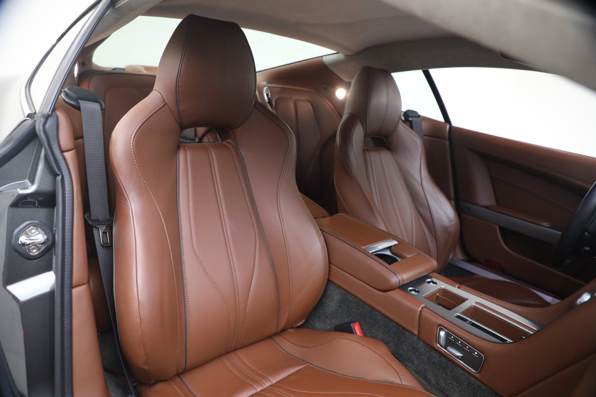 Used 2014 Aston Martin DB9 Coupe RWD image 19