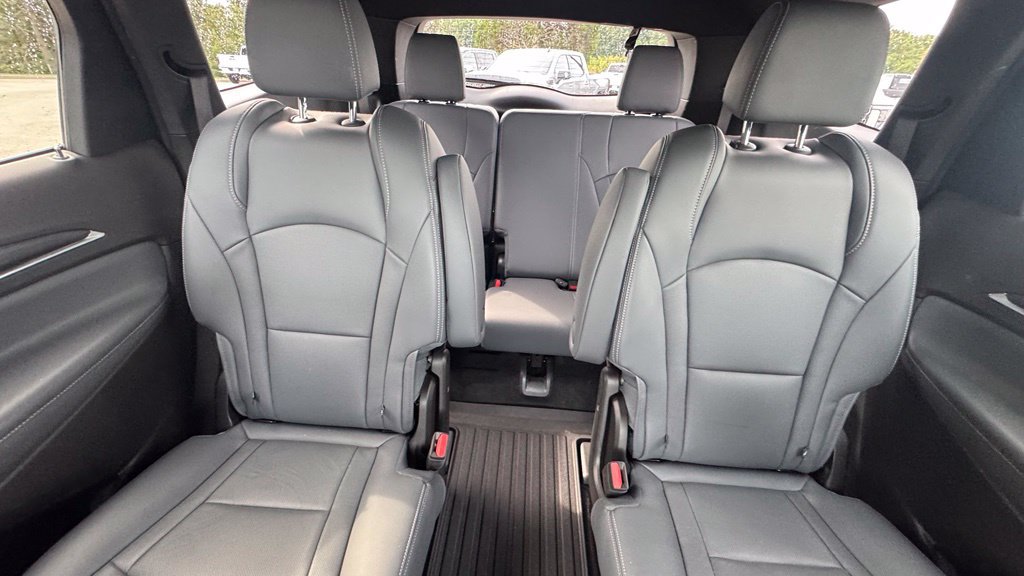 Used 2023 Buick Enclave Essence FWD image 26