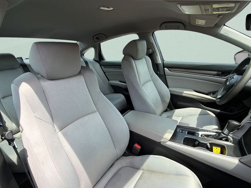 Used 2019 Honda Accord LX image 25