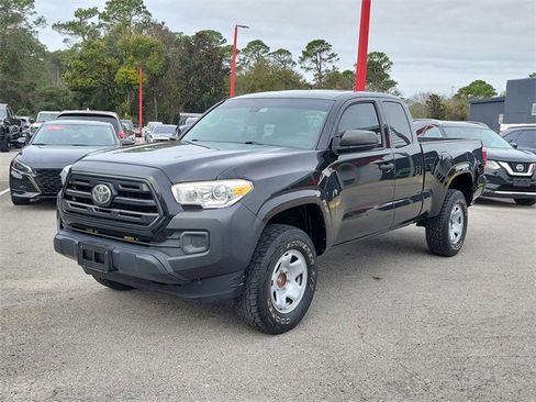 Used 2019 Toyota Tacoma SR image 5