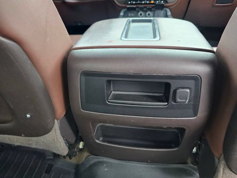 Used 2014 Chevrolet Silverado 1500 High Country w/ High Country Premium Package AWD/4WD image 40