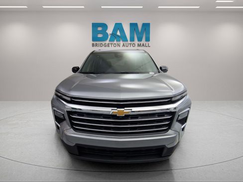 New 2026 Chevrolet Traverse LT w/ Driver Confidence Package image 2
