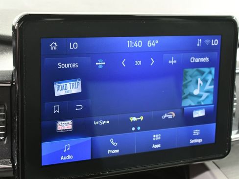 Used 2023 Ford Explorer XLT w/ Equipment Group 202A AWD/4WD image 29