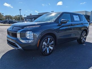 New 2025 Mitsubishi Outlander SE video 2