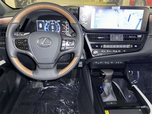 New 2025 Lexus ES 350 350 Luxury image 3