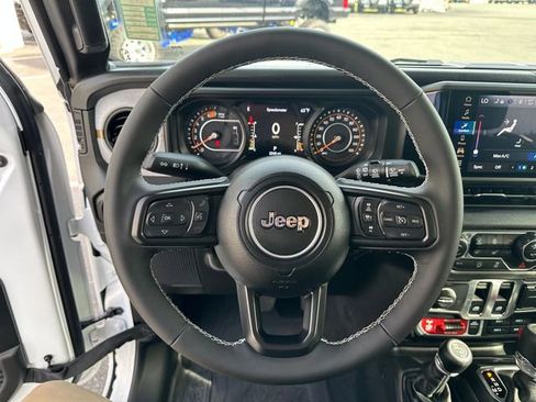 Used 2025 Jeep Wrangler Sport image 12