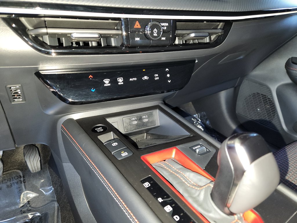 Certified 2025 Nissan Kicks SR FWD image 22