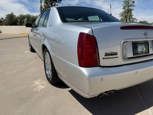 Used 2002 Cadillac De Ville DTS w/ Premium Equipment Pkg image 13