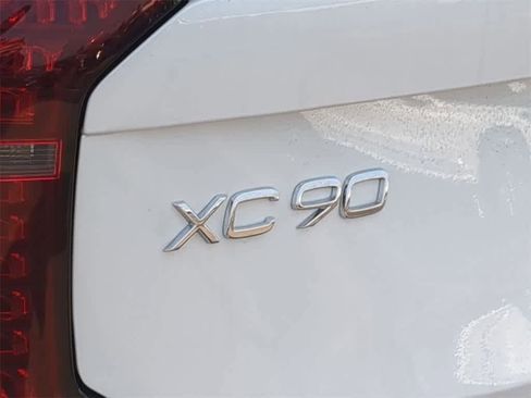 New 2026 Volvo XC90 B6 Plus w/ Protection Package Premier image 12