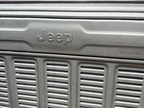 Used 2023 Jeep Wrangler Willys image 28