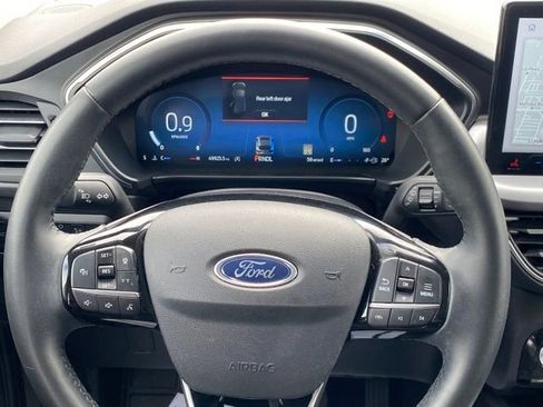 Used 2024 Ford Escape Platinum image 8