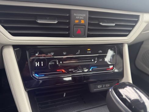 New 2026 Volkswagen Jetta SE FWD image 20