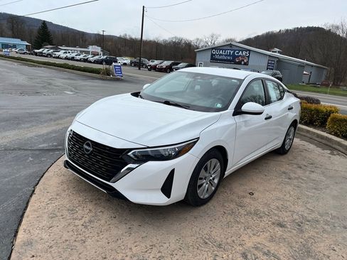 Used 2025 Nissan Sentra S image 3