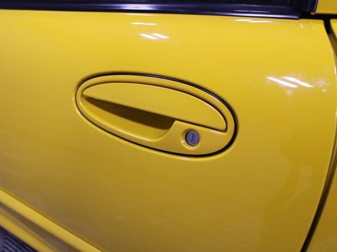Used 2002 Chevrolet Corvette Z06 w/ Memory Pkg RWD image 12