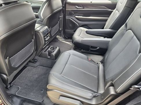 New 2025 Jeep Grand Cherokee L Overland w/ Advanced Protech Group III image 19