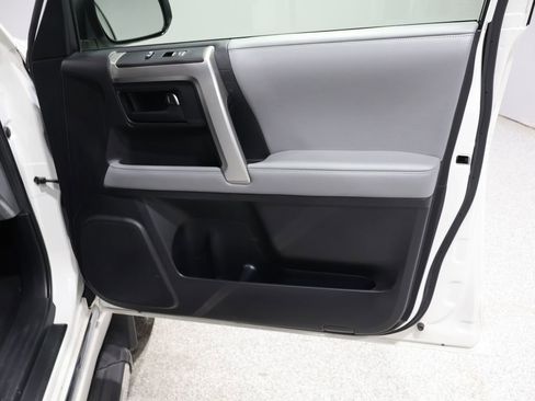 Used 2013 Toyota 4Runner SR5 image 23