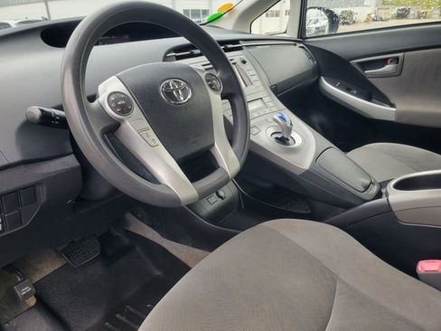 Used 2013 Toyota Prius Two FWD image 10