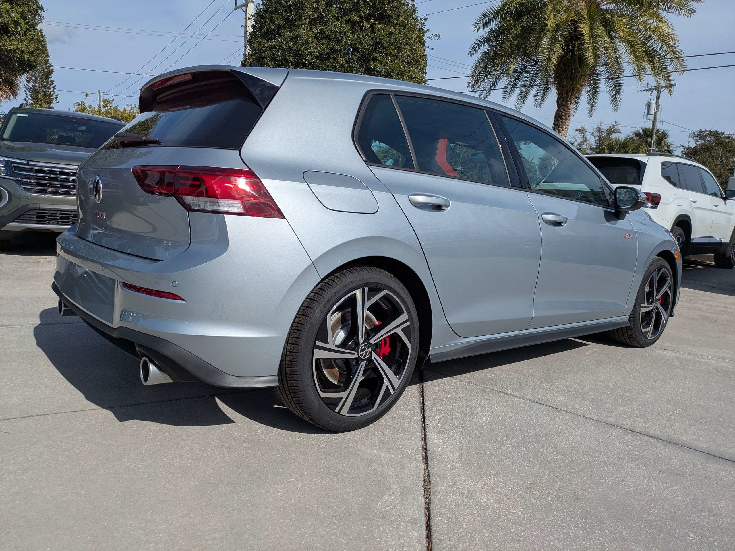 New 2026 Volkswagen GTI SE FWD image 4