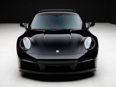 Used 2024 Porsche 911 Carrera 4 AWD/4WD image 6