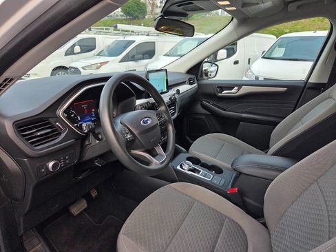 Used 2021 Ford Escape SE image 14