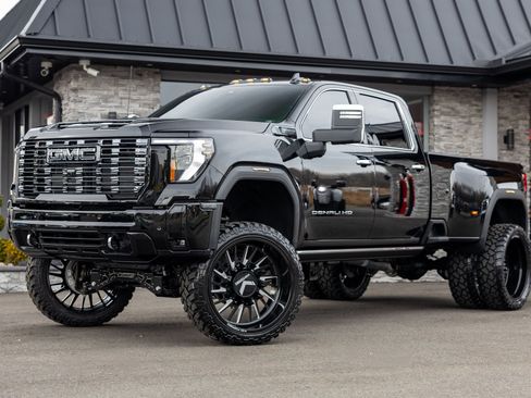 Used 2026 GMC Sierra 3500 Denali Ultimate image 2