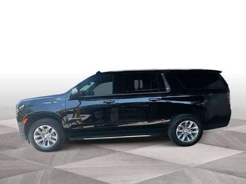 Used 2024 Chevrolet Suburban Premier RWD image 5